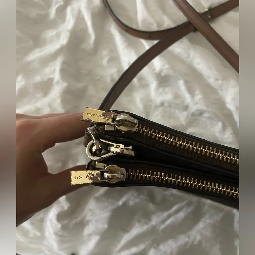 Brown canvas print Michael Kors crossbody - Picture 3 of 5
